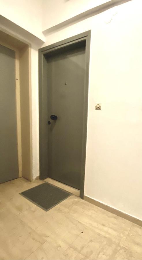 Sunshine Cozy Central Studio Basement كاندية المظهر الخارجي الصورة